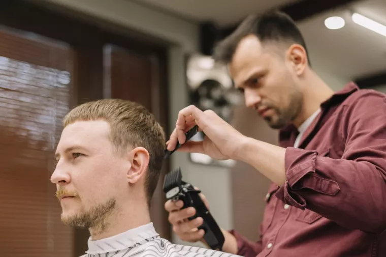 Coiffeur pour coupe dégradée, Sainte-Marie, ELSA COIFFURE