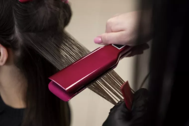 Coiffeur pour lissage à la kératine, Sainte-Marie, ELSA COIFFURE